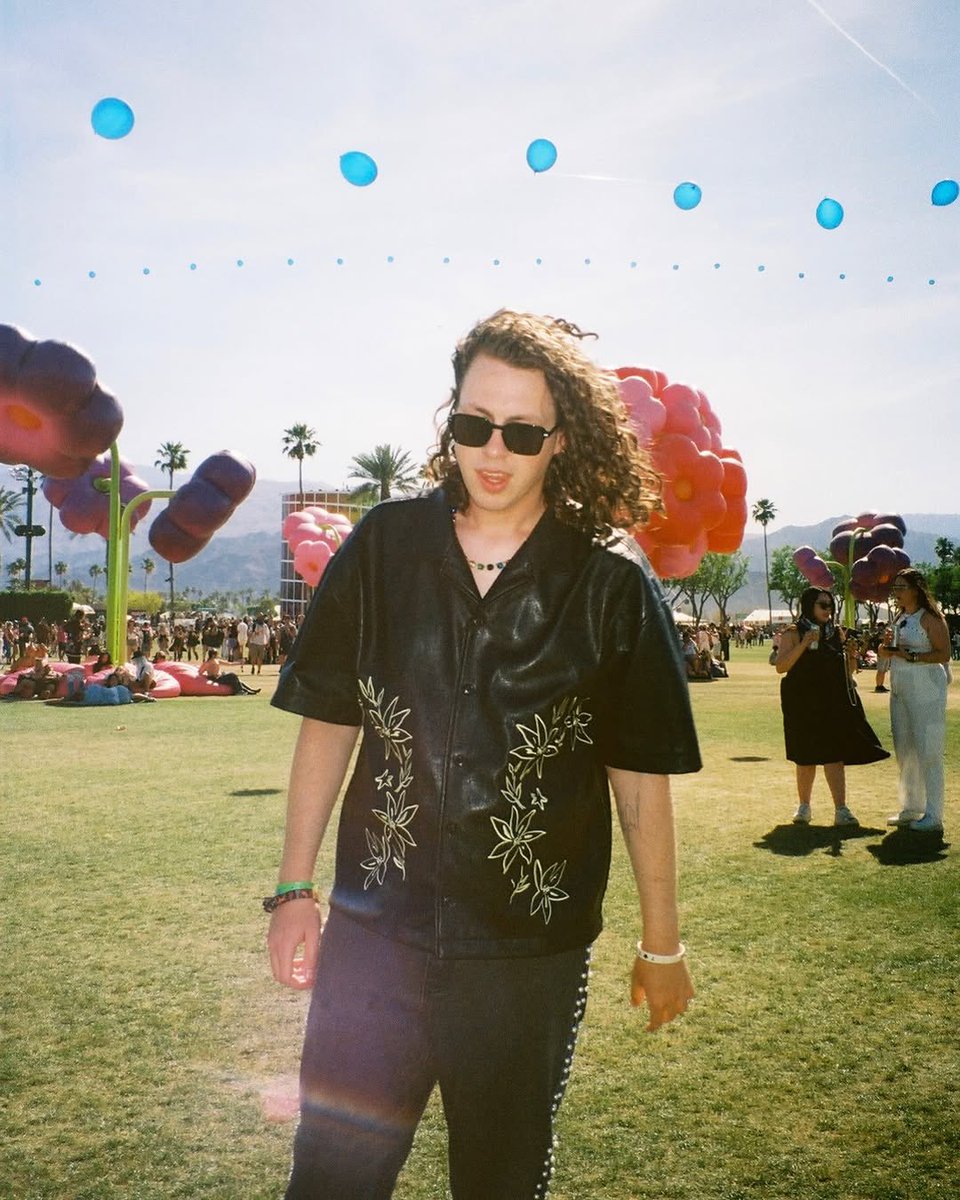LiamMcEwan's tweet photo. Coachella 2025 🕺🪩🌴 https://t.co/NdQ5vX7sLB