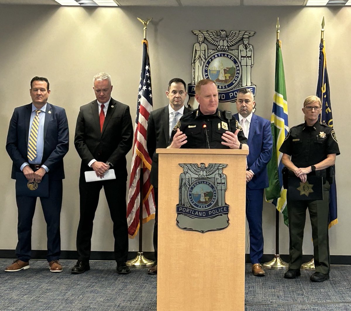 ChiefBobDay's tweet photo. After learning that Honduran drug trafficking organizations were working with the Sinaloa Cartel &amp; flooding our area with fentanyl &amp; other drugs, PPB worked with partners to conduct numerous missions in February. Shared the results today. https://t.co/3kIzlMEsCI