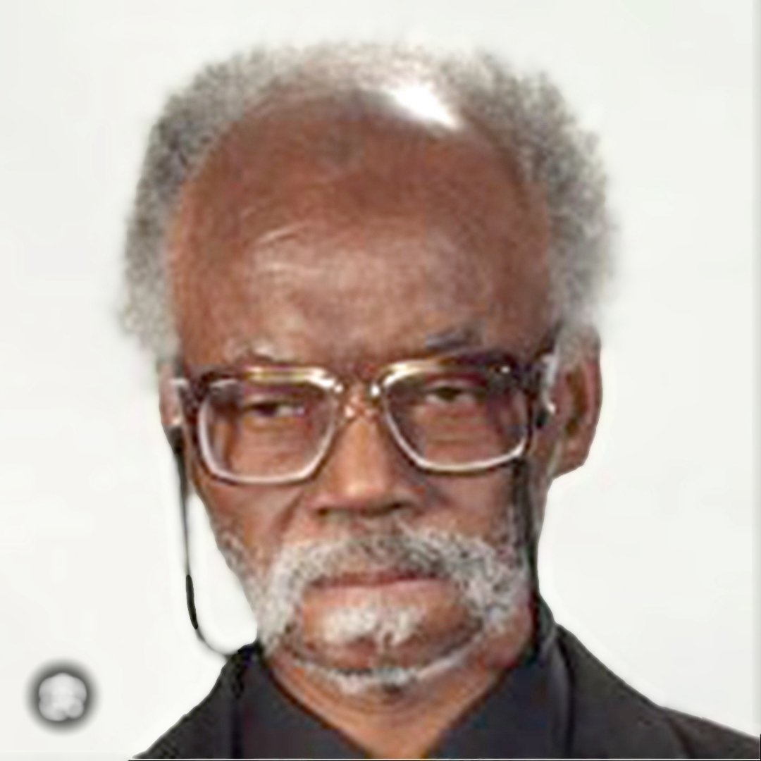 KoffiAGNIDE's tweet photo. 1) Un pape de la pensée africaine, un symbole du penser africain, s'en est allé alors même que nous pleurons le pape de l'Eglise catholique romaine. Valentin-Yves Mumdibe, ce prêtre-philosophe au regard percutant dont le grand combat était de sortir l'Afrique du regard colonial, https://t.co/7vujUe13Z2