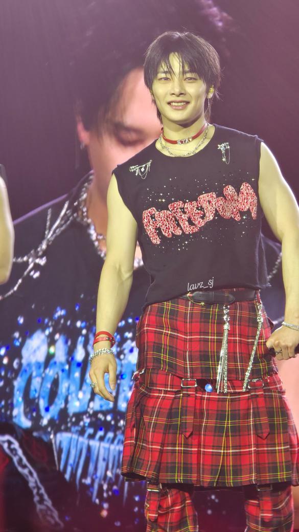 Uisa_Michi's tweet image. Jamás pensé que iba a tomar una foto como las que toman las coreanas 🥰
Los tuve así de cerquita
#quebendicion @Stray_Kids #dominATE_MEXICOCITY #IN