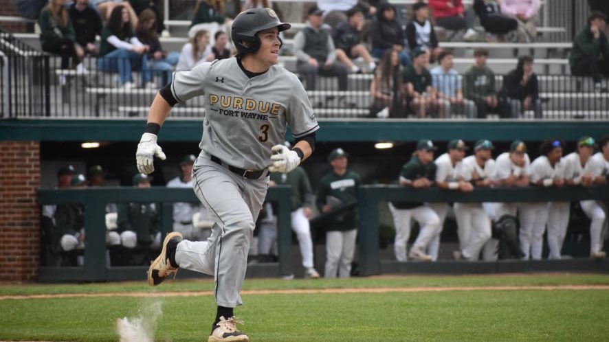 MastodonBSB's tweet photo. Owen Willard doubles for his first collegiate hit.

#FeelTheRumble #HLBASE https://t.co/Lcb1cU3mRA