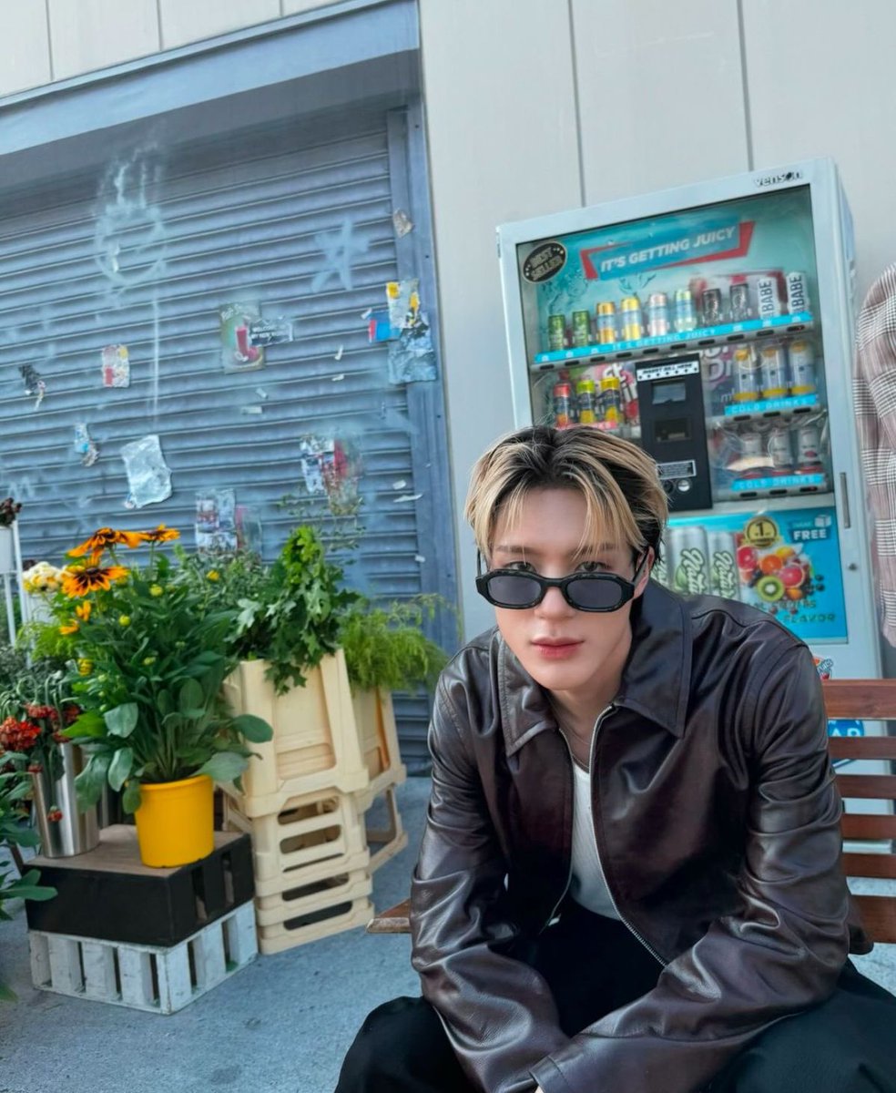 Happy birthday Jeno 🩵
#우리의바다_제노야_생일축하해
#HeavenLeeJENODay #HappyJenoDay