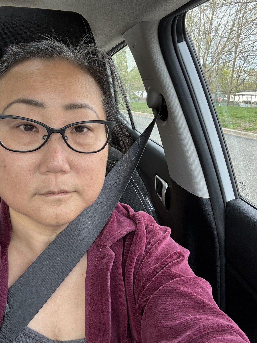 DorisLin's tweet photo. @Hyundai Please, please design cars for all bodies! I’m 5’2” and this seatbelt in this Hyundai Venue  cuts across my neck. It is not adjustable up or down. What happens if I’m in a crash and this things cuts across my neck? Thank goodness it’s just a rental car.  #ShortDrivers https://t.co/ZbMM1knilr