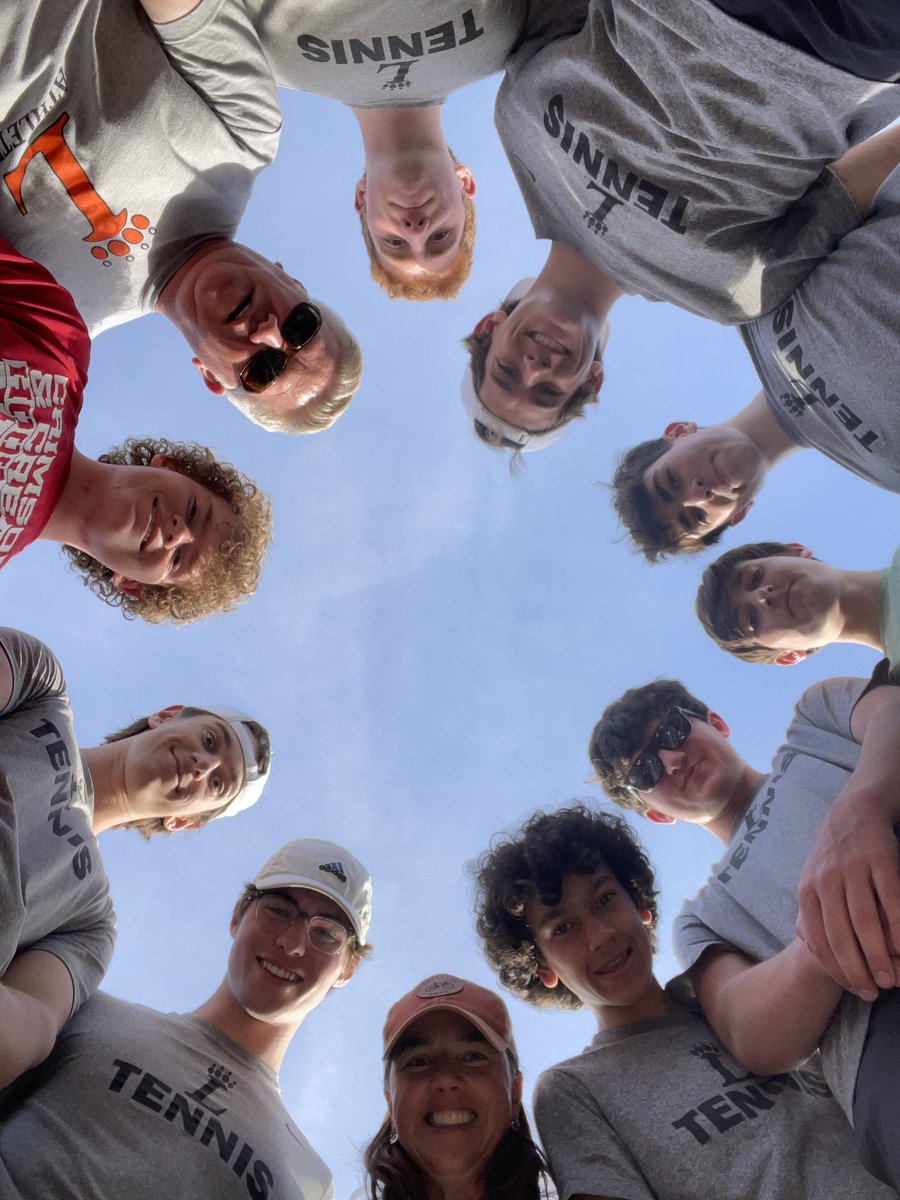 LPawTennis's tweet image. Great conference win against Kings today! Won on all the courts. Keep it up Tigers! 🎾 @Loveland_AsstAD @LHSTigerAD