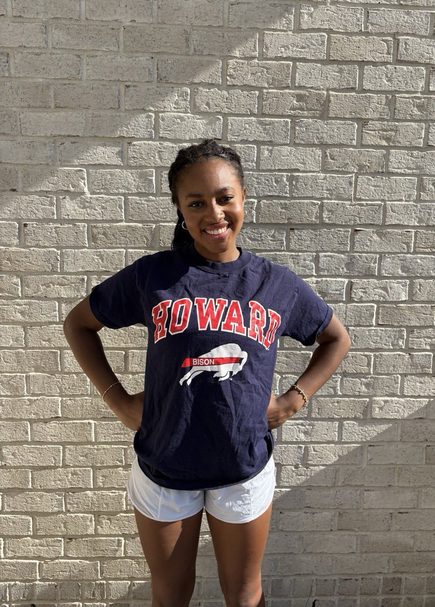 Congratulations Jada! She will continue cheering at the collegiate level at Howard University. We are so proud of you and all your hard work as you enter this new chapter📣#gobison #seniors25 #onceagreyhoundalwaysagreyhound #greyhoundnation
