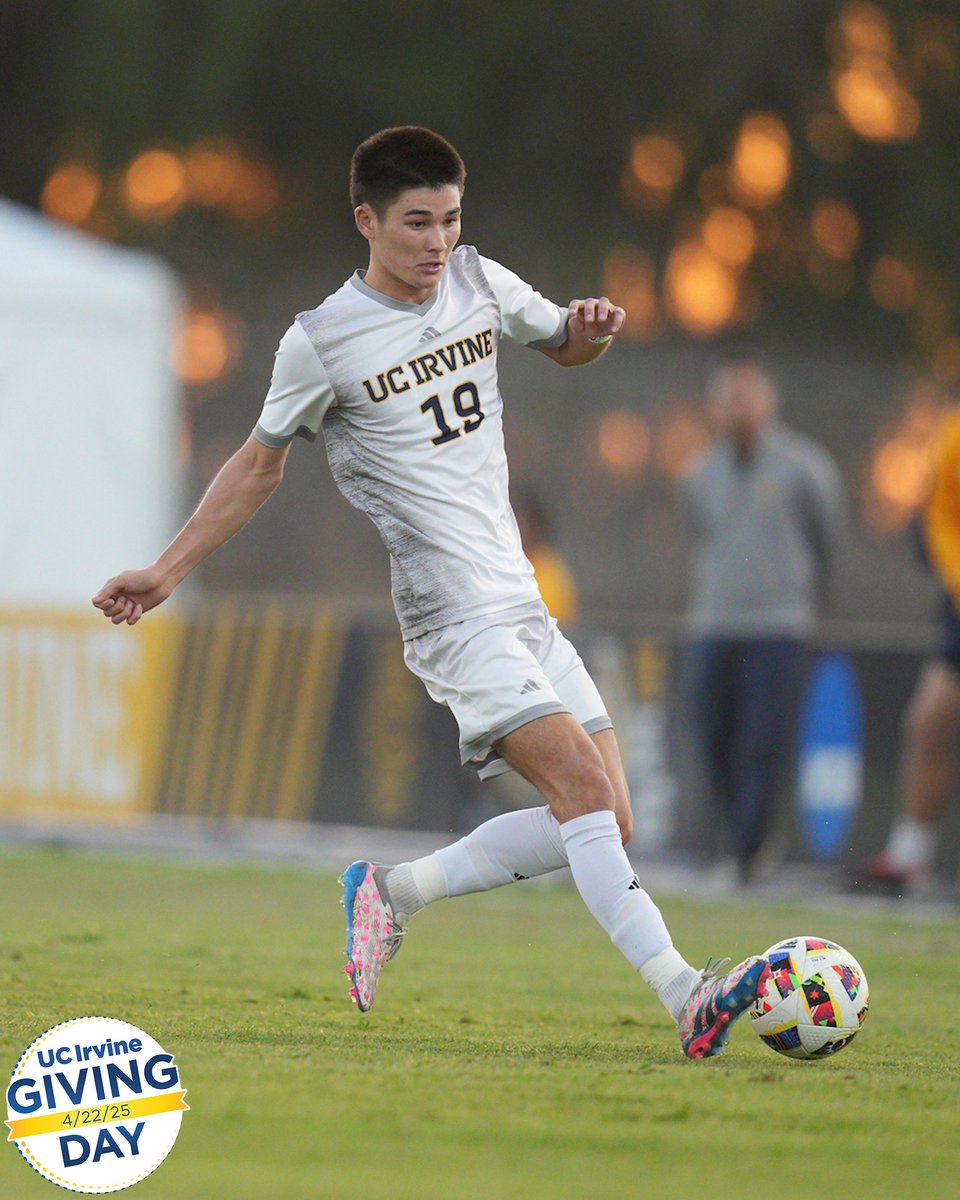 Only 8 HOURS LEFT until UCI Giving Day is over! It's not too late to participate. Every gift counts. Please visit the link below to support!

🔗 | givingday.uci.edu/MensSoccer

#TogetherWeZot | #UCIGivingDay