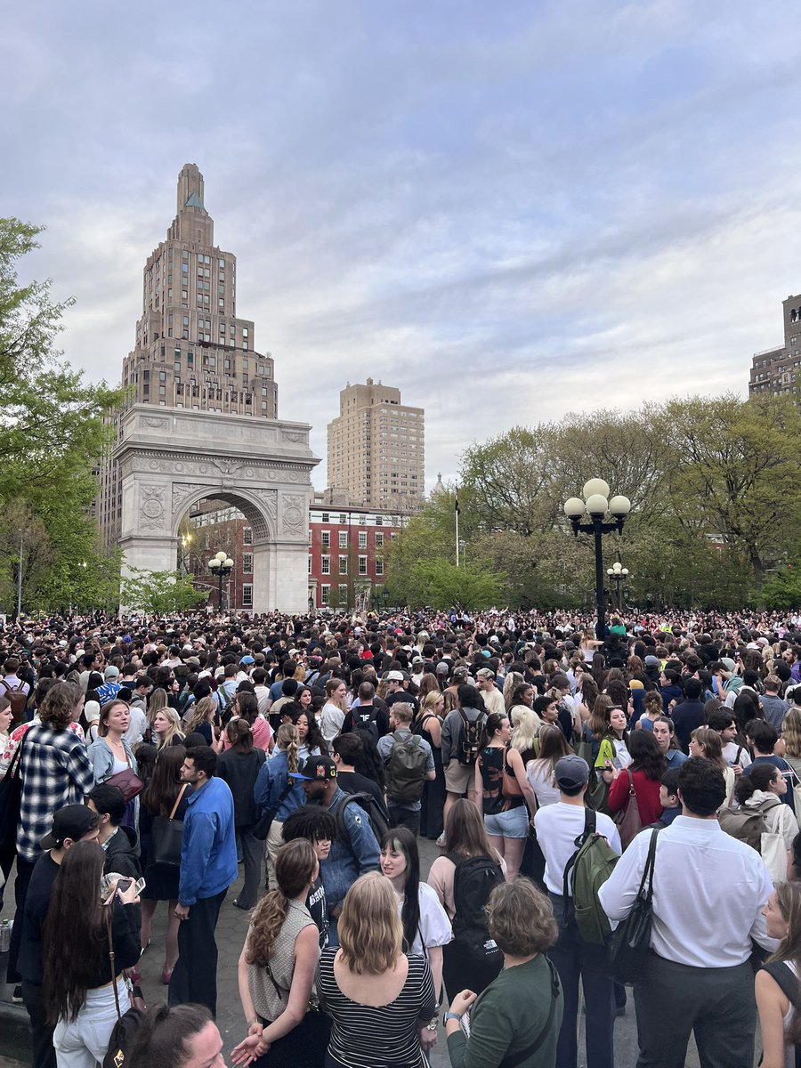 lorde’s crowd at the moment
