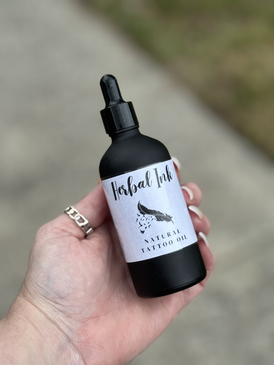 Added tea tree and lemongrass to help Promote healing, keeps it moisturized with high quality
Oils 👀