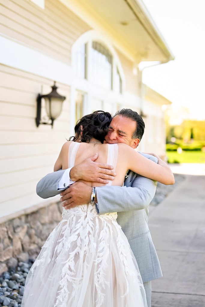 Join us as we unfold the enchanting tale of Taylor and Blake's Philadelphia wedding! Dive into our blog linked below for more inspiration and discover the magic of their beautiful spring celebration. 💍🌸

georgestreetphoto.com/blog/p/taylor-…