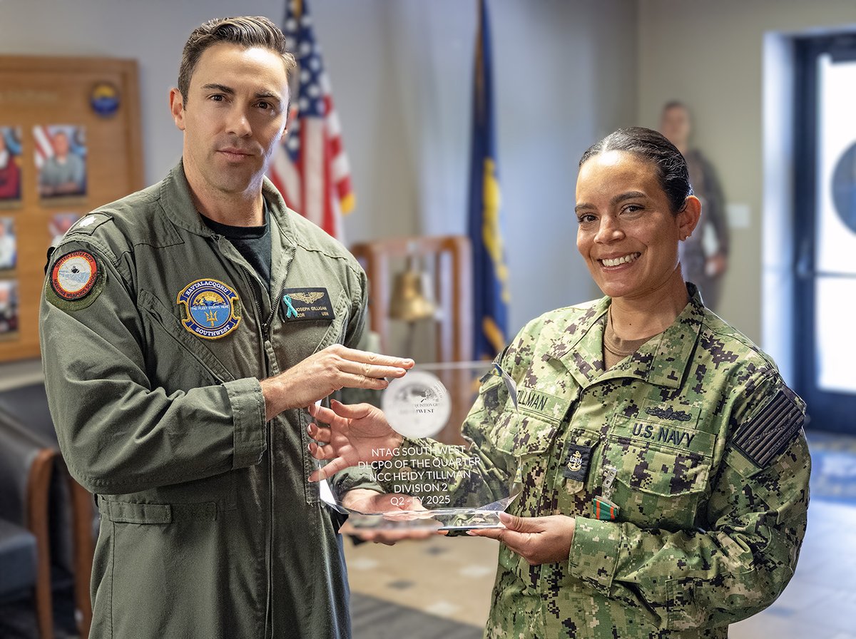 NTAG Southwest (@nrd_sandiego) on Twitter photo Congratulations to NCC(SW) Heidy Tillman on your award.
NTAG Southwest CO CDR Joseph Gilligan presented Tillman with a Navy/Marine Corps Achievement Medal for being the command's DLCPO of the Quarter during a ceremony at HQ, April 22, 2025.
#ForgedByTheSea <a href="/AmericasNavy/">America's Navy</a> <a href="/NETC_HQ/">Naval Education and Training Command</a> Congratulations to NCC(SW) Heidy Tillman on your award.
NTAG Southwest CO CDR Joseph Gilligan presented Tillman with a Navy/Marine Corps Achievement Medal for being the command's DLCPO of the Quarter during a ceremony at HQ, April 22, 2025.
#ForgedByTheSea <a href="/AmericasNavy/">America's Navy</a> <a href="/NETC_HQ/">Naval Education and Training Command</a>