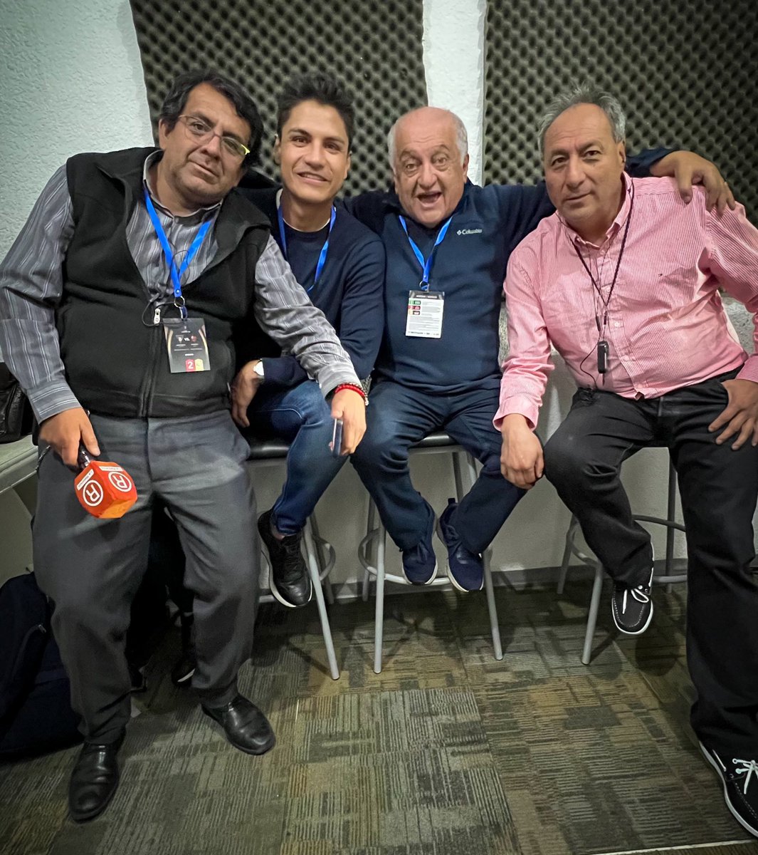 La Radio Redonda (@laradioredonda) on Twitter photo El equipazo de La Radio Redonda Quito 96.9 FM 🎧🎙️ en Casa Blanca 🏟️ para el choque entre <a href="/LDU_Oficial/">LDU Oficial</a> y <a href="/Flamengo/">Flamengo</a> por <a href="/Libertadores/">CONMEBOL Libertadores</a> 🏆⚽️.
¡Sintoniza La Hegemónica! 📻 El equipazo de La Radio Redonda Quito 96.9 FM 🎧🎙️ en Casa Blanca 🏟️ para el choque entre <a href="/LDU_Oficial/">LDU Oficial</a> y <a href="/Flamengo/">Flamengo</a> por <a href="/Libertadores/">CONMEBOL Libertadores</a> 🏆⚽️.
¡Sintoniza La Hegemónica! 📻
