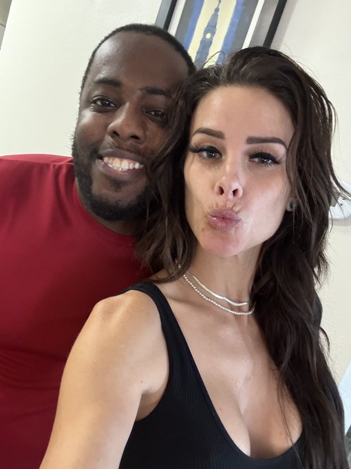DarrenBFW - 1 pic. Welp I had a great day with @Tampa___Bae can't wait to drop this content 😍😍😍 https://t.co/zflQCkSSv5