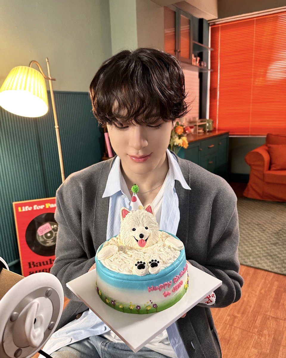 wintrr's tweet image. @Jpeno happy birthday, Jeno! wishing you all the happiness in the world today and always.
have the best day—you deserve it!