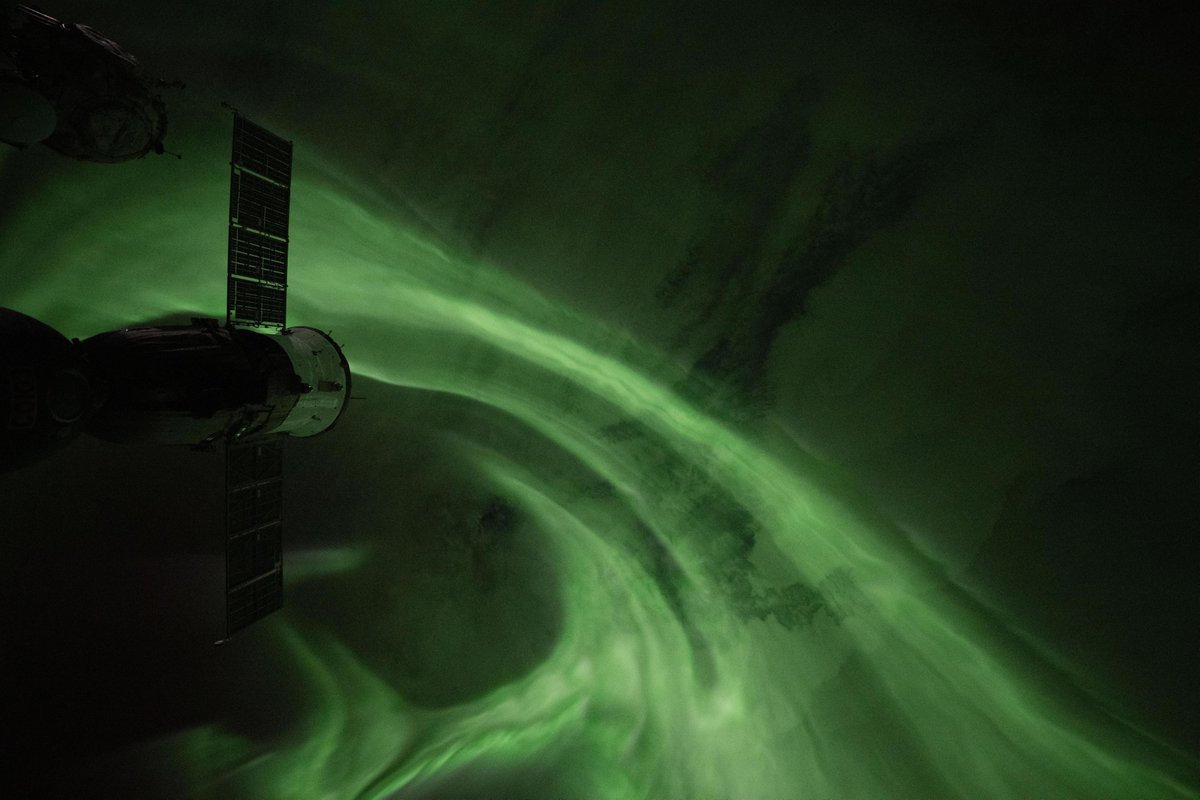 EZIE does it! 

Our EZIE mission has taken its first observations that will give us insight into Earth's auroral electrojets — the electric currents that flow through the upper areas of our atmosphere where auroras glow, like in this shot by @astro_pettit: go.nasa.gov/4lDqkOB