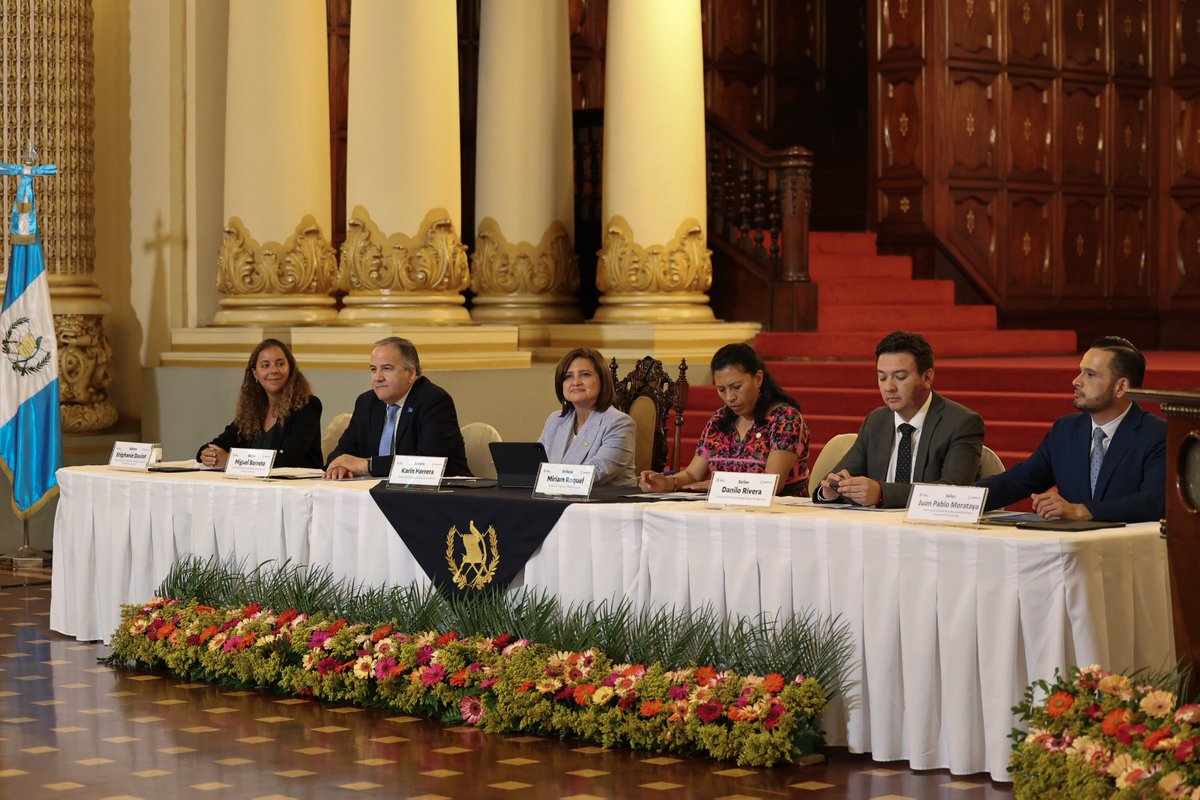 Junto al <a href="/MINTRABAJOGuate/">MINTRAB</a> presentamos la plataforma 📱 #OportuGuate, una herramienta digital que facilita la reintegración económica y social de las personas retornadas, conectándolas con oportunidades sin discriminación.