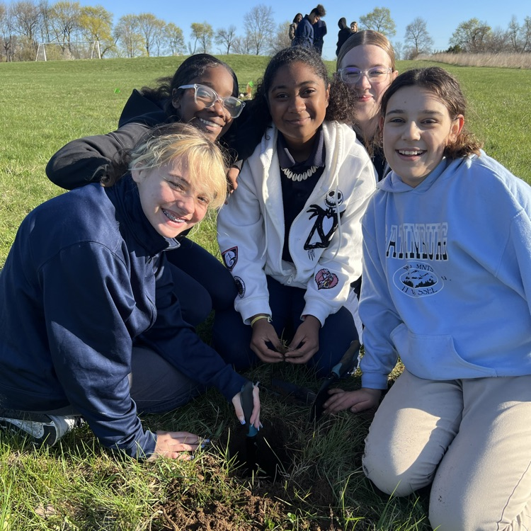 MAGriffons's tweet photo. Some of our science classes celebrated Earth Day by planting trees and shrubs on our campus! 🌲❤️🌎#MAexcellence https://t.co/tIaUxyIuFJ