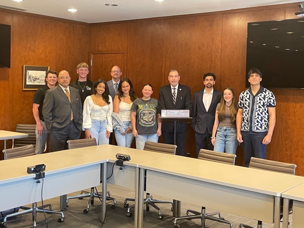 Great to meet with College of Staten Island President Timothy Lynch and staff - and spend time on campus with an amazing group of <a href="/csinews/">College of Staten Island</a> student athletes! Go Dolphins!