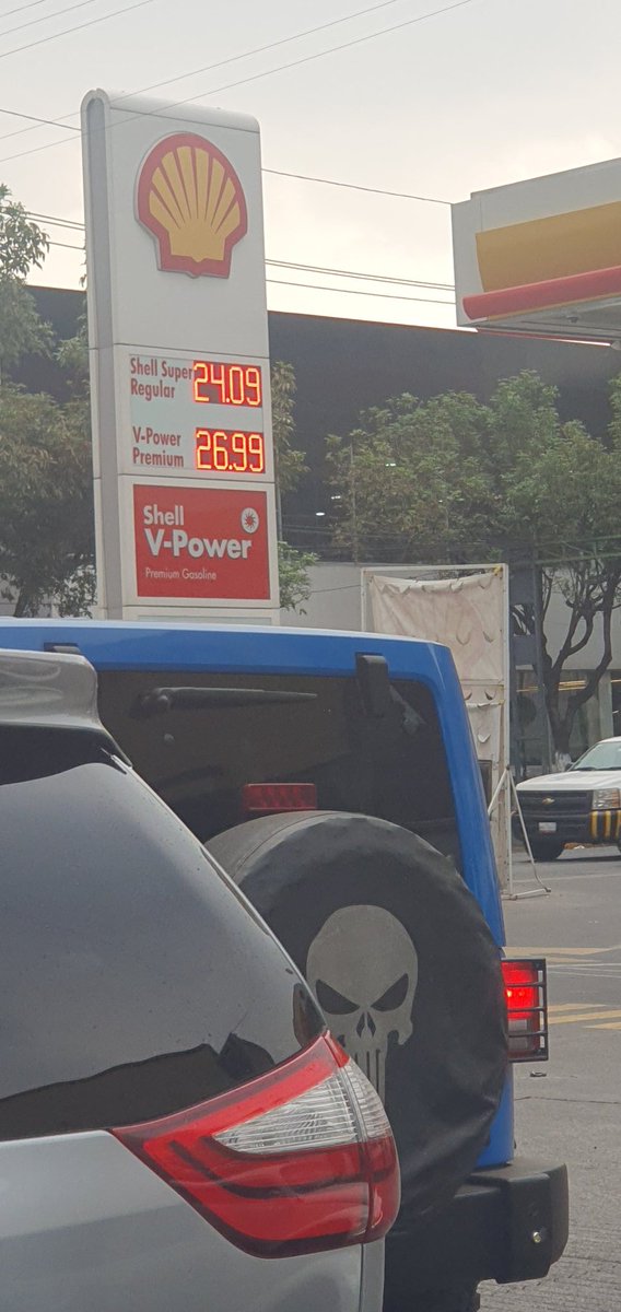 arieltecpatl's tweet photo. @Profeco  les agradezco que vengan a clausurar la gasolinería que está en la esquina de cuauhtémoc y eje 6 que tiene la gasolina en más de 24 pesos https://t.co/t644Km67IE