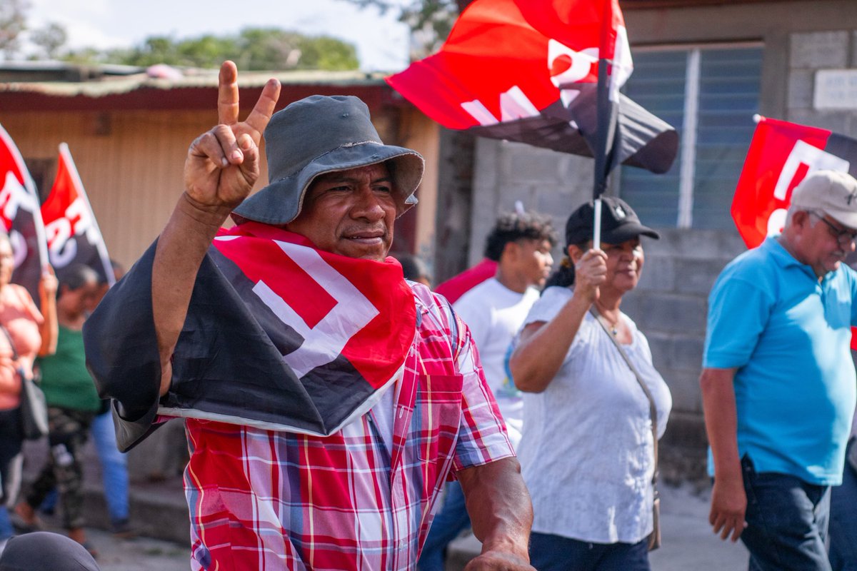 1/3 ❤️🖤 "Militancia Sandinista de #Granada camina firme en este Abril de Patria y Corazón, con el legado vivo de nuestros Héroes y Mártires. ¡Ni pudieron, ni podrán!" ✊✨

🇳🇮 #FSLNAbrilVictorioso