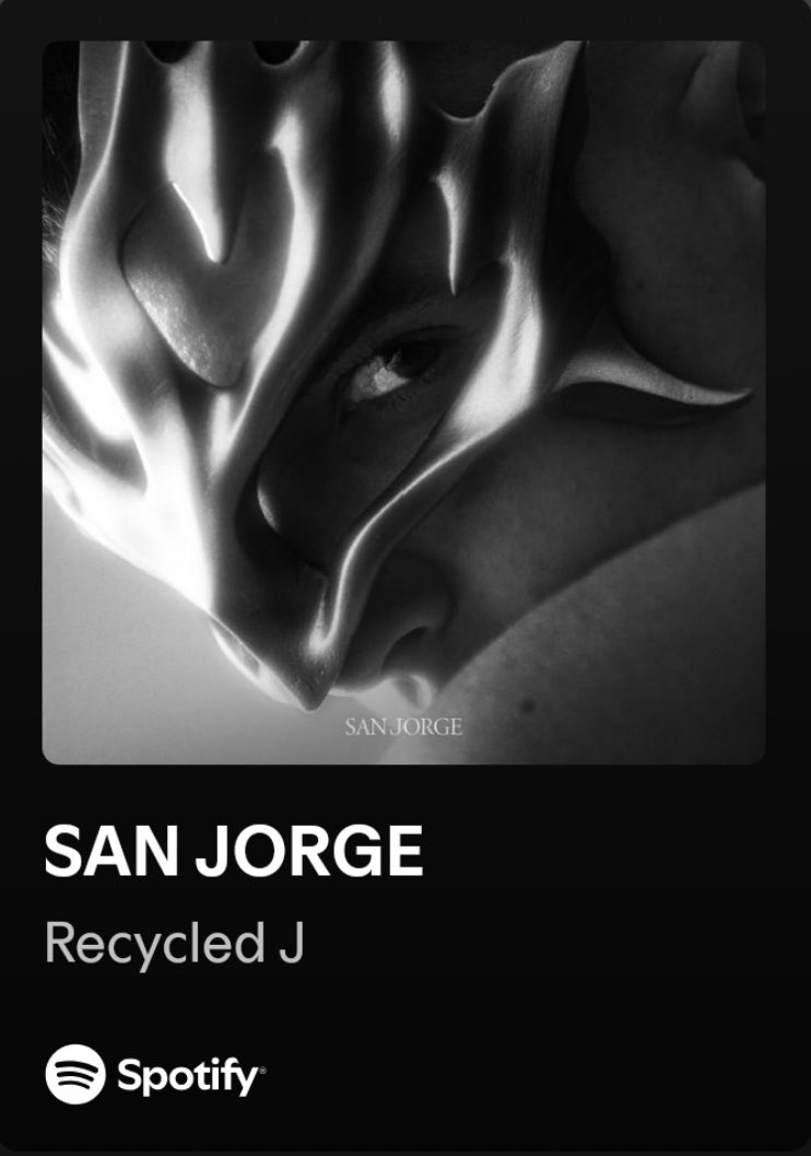 Lore_2483's tweet photo. Creo que no voy a ser capaz de superar el pedazo álbum que acaba de sacar RECYCLED J https://t.co/3HanC0bIoM