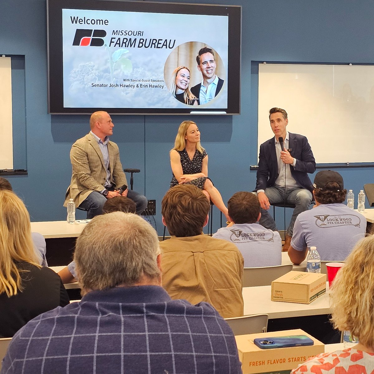 MOFarmBureau's tweet photo. MOFB teamed up with @ConvoyofHope for the #SWMO Day of Service today! Over 100 volunteers packed 3,000 food bags (20K+ meals) for local kids in need. Thanks to @HawleyMO & his wife Erin for speaking to the group and taking questions at lunch! #MOag #SpeakAg
cc: @kytv @kolr10kozl https://t.co/drRIG6A8U4