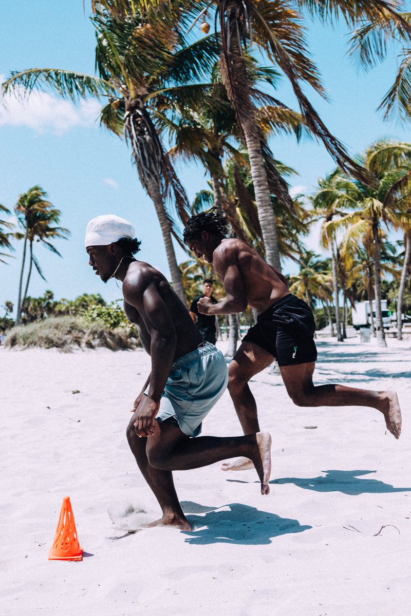 NikolaiMoise's tweet photo. Great work Easter weekend, Iron sharpen Iron💯💯@PantherPride305 @VarianTerry11 https://t.co/Y2yYT8HIFH