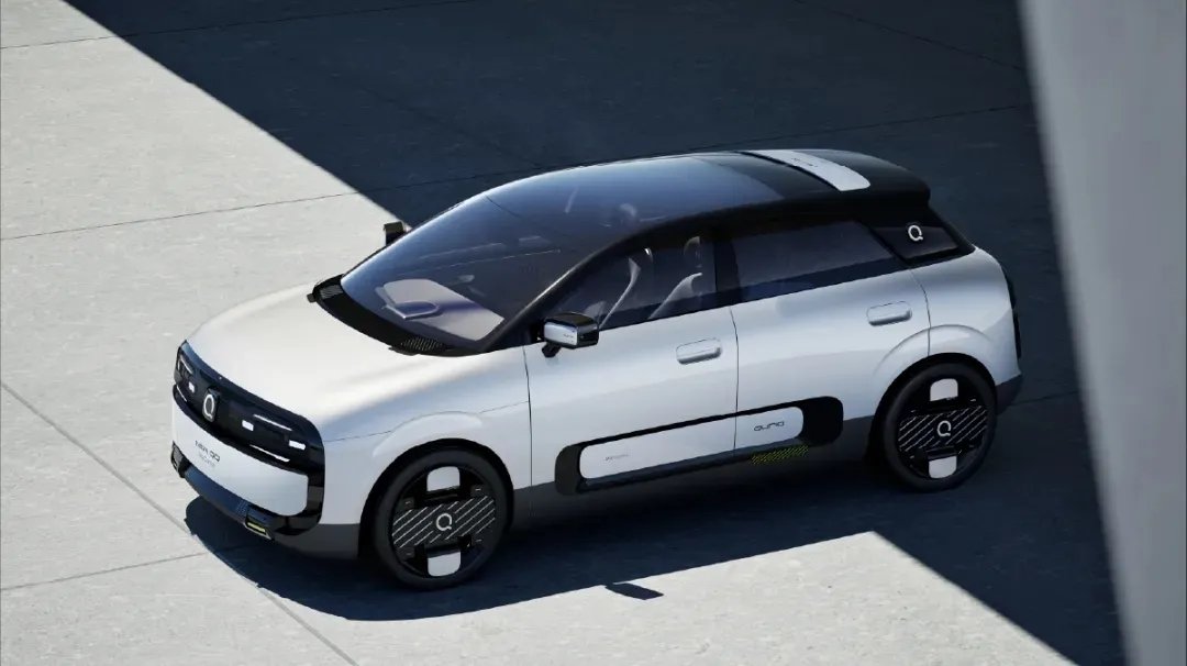 InsideChinaAuto's tweet photo. Another day, another new Chery brand, this time spinning out their QQ model into a line of its own. 

This is the QQ Qurio Concept, and it looks pretty neat,  despite looking like the sloth from Zootopia.

A competitor for funky cars like the smart #1 on the face of things. https://t.co/mBWqurddCP