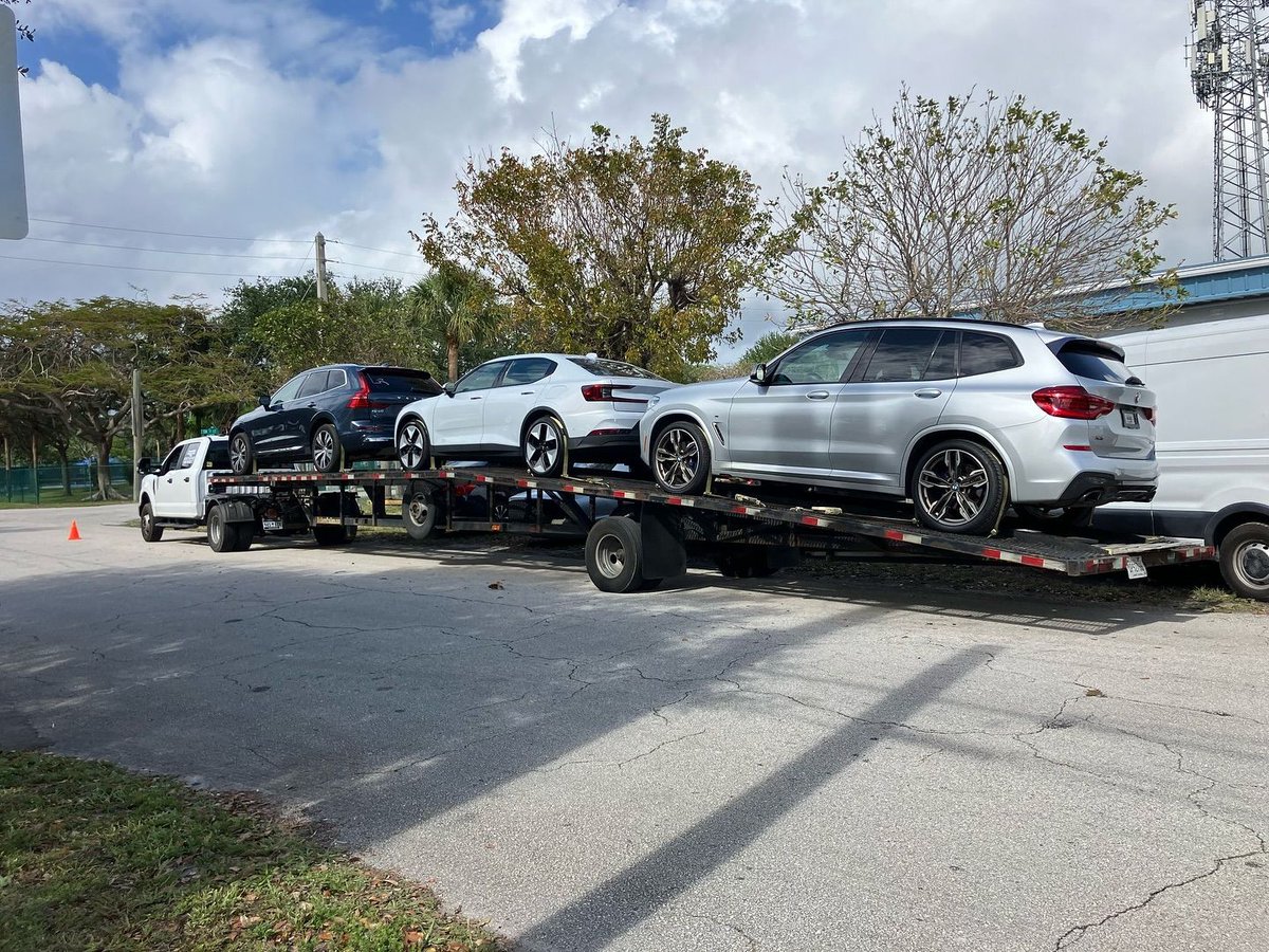 buckeyetrailers's tweet image. Customer Spotlight 📣 📣 

Ecosta Logistics is showing us how it’s done with this sharp load riding out on a Buckeye Trailer.😎 💯 👏 💥 🚗 👍 

Check out this trailer &amp;gt;&amp;gt;&amp;gt; buff.ly/pGcooR9 

#maxlight #buckeyetrailers #goingstrong