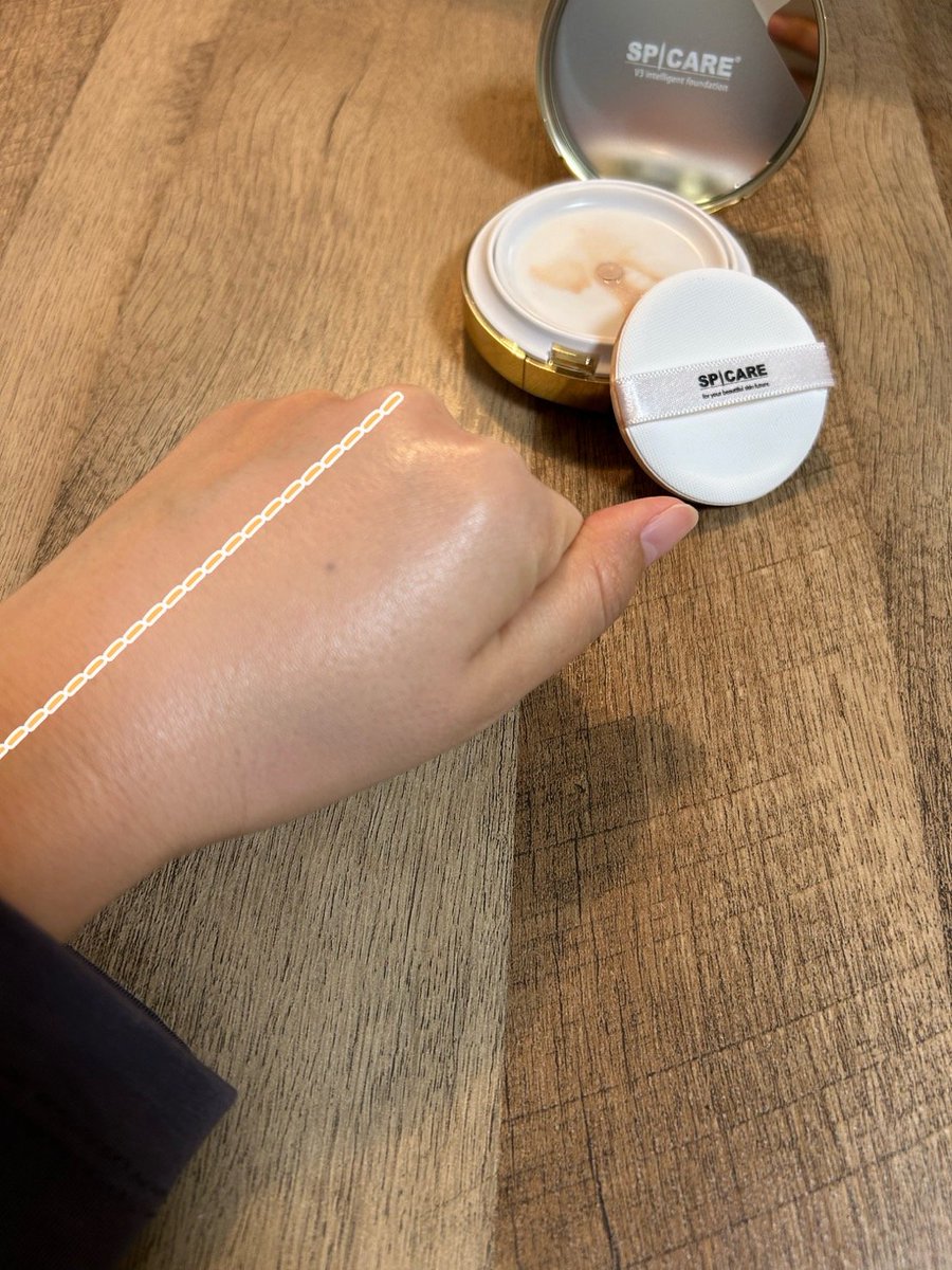 chocotto_point's tweet photo. スピケア V3 インテリジェント ファンデーション🪞🪄︎︎高級感あふれるパッケージに、華やかで上品な香りのするファンデーション🌸マットな質感が好きな私にぴったり❤️しっとりとした使用感と重たすぎない上品な印象でとても使いやすくてお気に入りです✨　#PR https://t.co/LnZro8dGOL