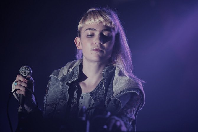 hourlygrimes's tweet image. 