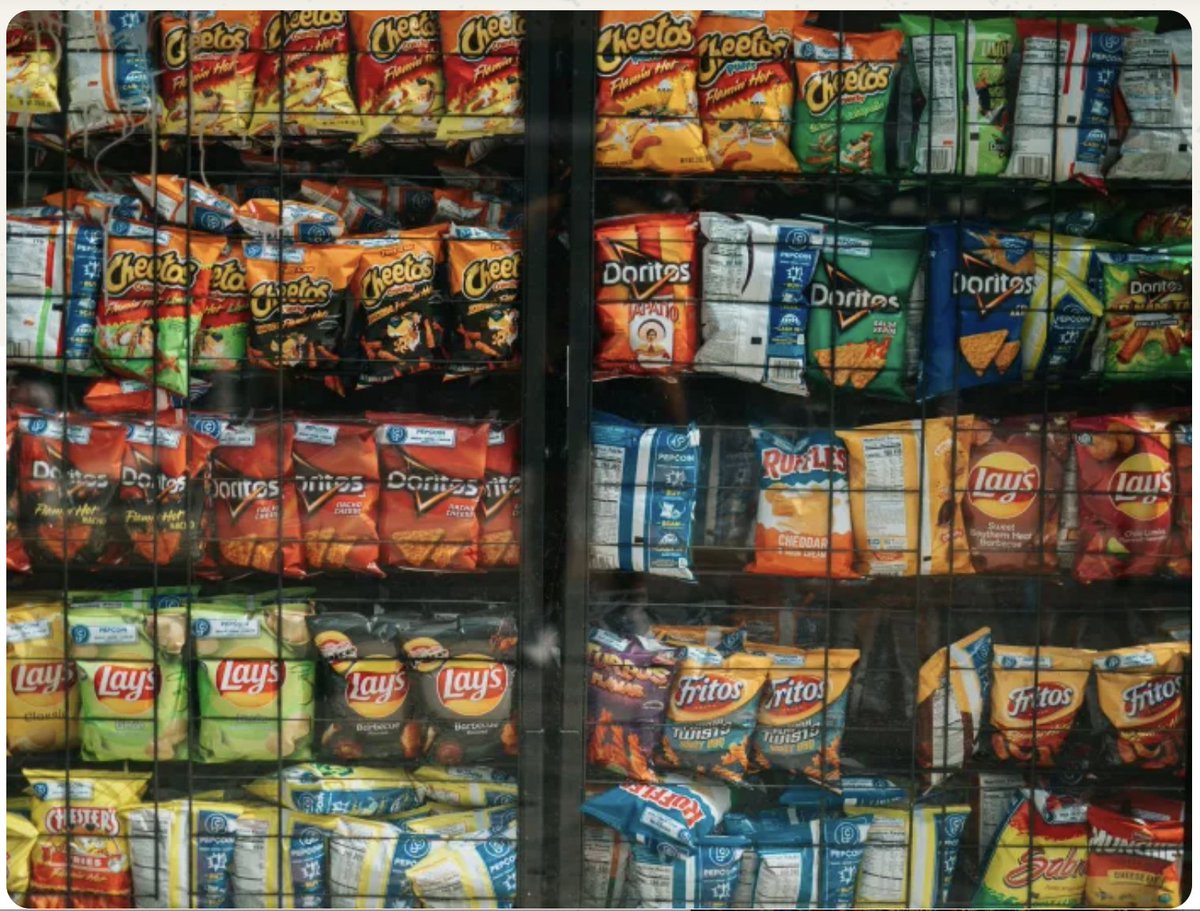 chrishendel's tweet image. Kennedy, HHS have no “agreement” with industry to eliminate food dyes; only an “understanding”

Statement of @CSPI President Dr. Peter G. Lurie
cspinet.org/statement/kenn…
#fooddyes #fooddye