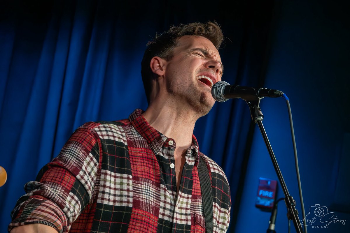 LostStarsDesign's tweet image. Tyler Hilton performing at The Music Hall Lounge 2025.  #TylerHilton @TylerHilton