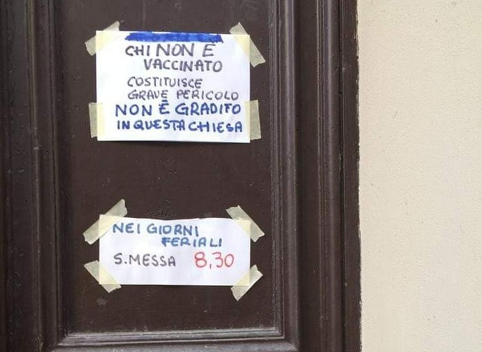 ChanceGardi's tweet photo. L'eredità lasciata dalla Chiesa di Bergoglio, con la comunità di Sant'Egidio che vietava il pranzo di Natale ai senzatetto non vaccinati senza Green Pass. 

Messe e funerali non celebrati in nome della Dittatura COVID e del Sacro Vaccino, mentre Madre Teresa baciava i lebbrosi. https://t.co/M8fIhCihpg