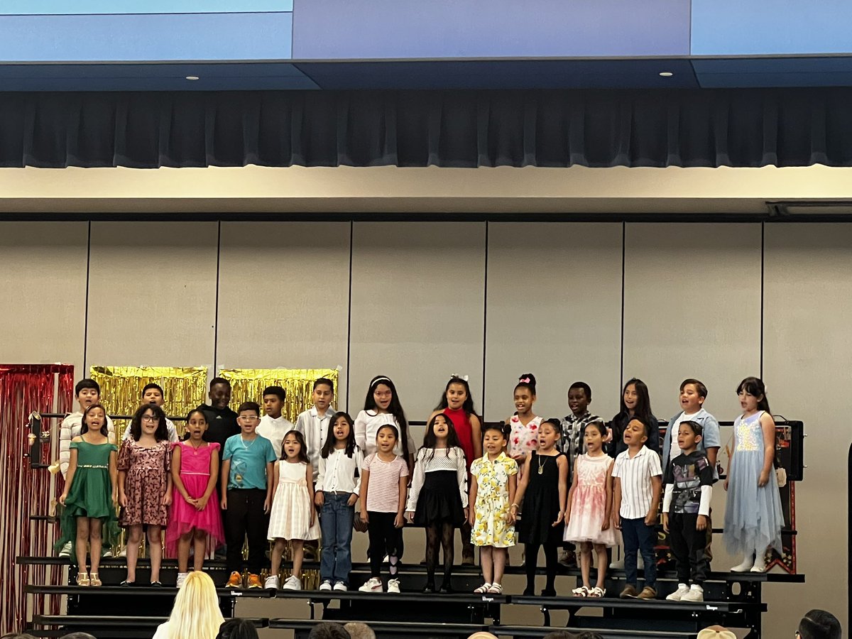 Our 2nd Grade Broncos are Amazing!! <a href="/BrosnahanES/">Brosnahan Elementary</a> 🎤💙🧡💙