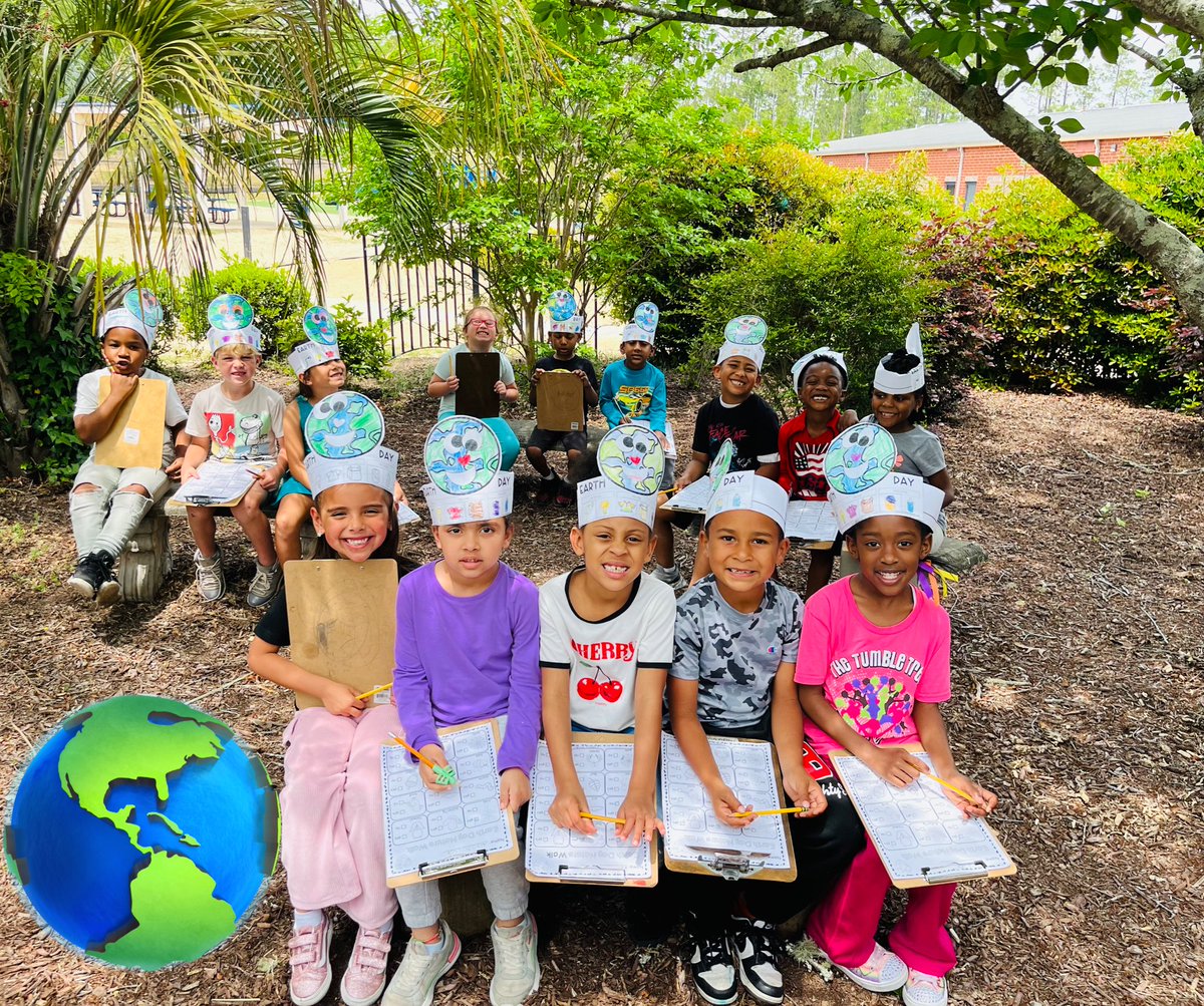 kcast_bre's tweet photo. Happy Earth Day!!! @BookmanRoad https://t.co/M8pl37bq7V