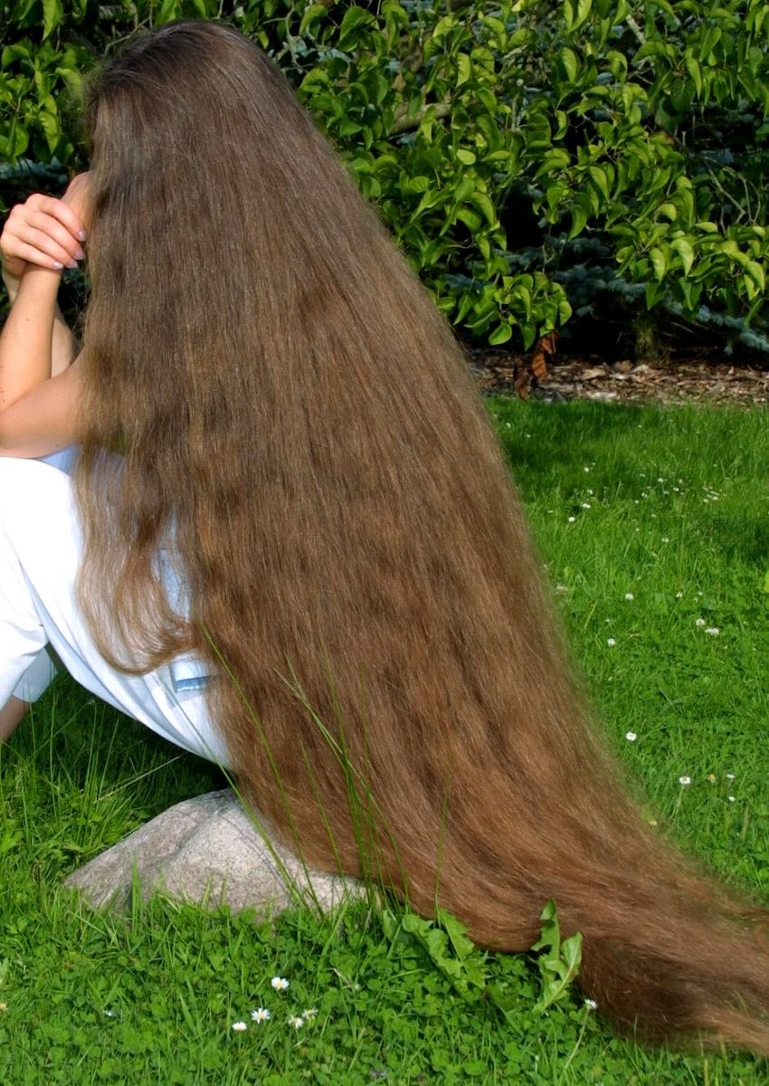 Rob40252565's tweet photo. Spring time shoot in the field!! #longhair #verylonghair #longhairfetish #hairfetish #farm #spring https://t.co/Mk0bxQ3kWq