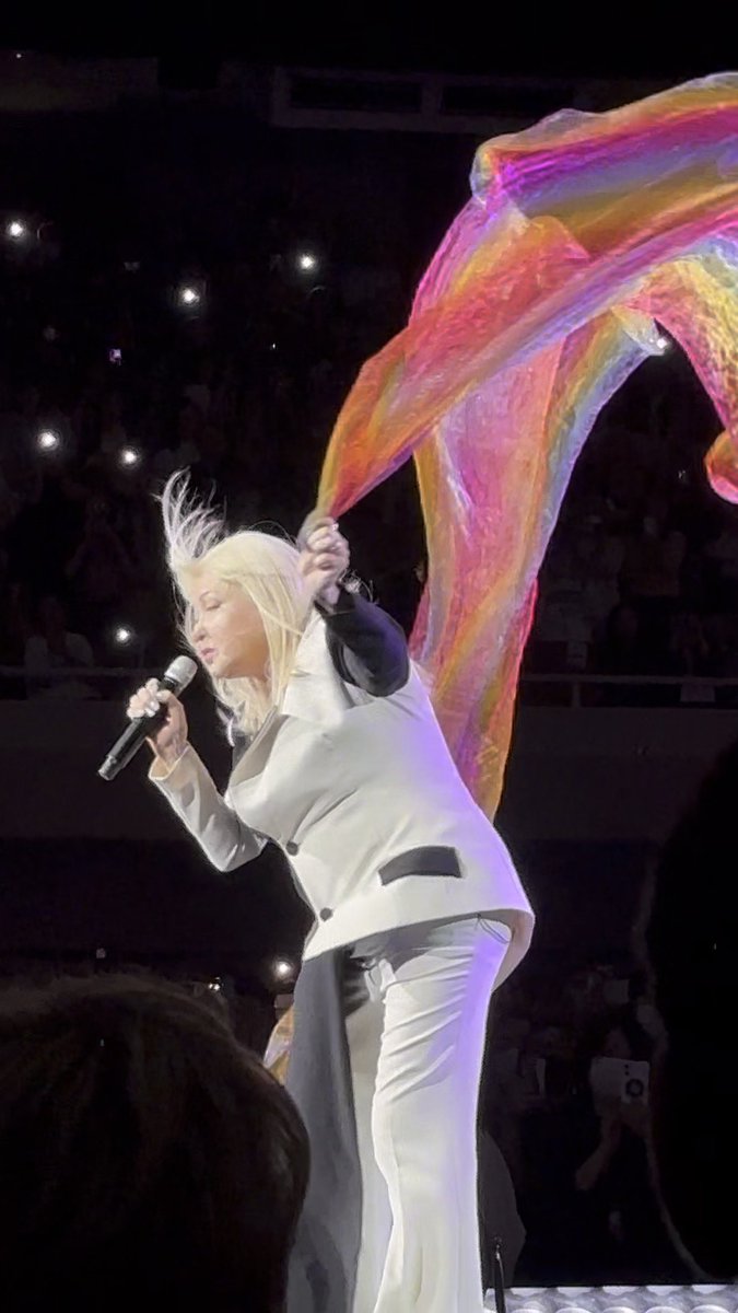 #シンディーローパー 
全盛期と変わらない歌声
最高のライブでした！