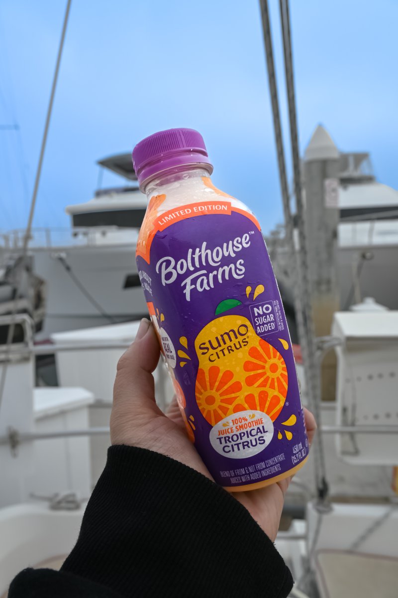 Sunshine, Sumo Citrus, and the perfect sip for your next adventure. ☀️🚤 The Sumo Citrus Bolthouse Tropical Smoothie won’t be on shelves forever—grab one before it sails away! 🌊✨