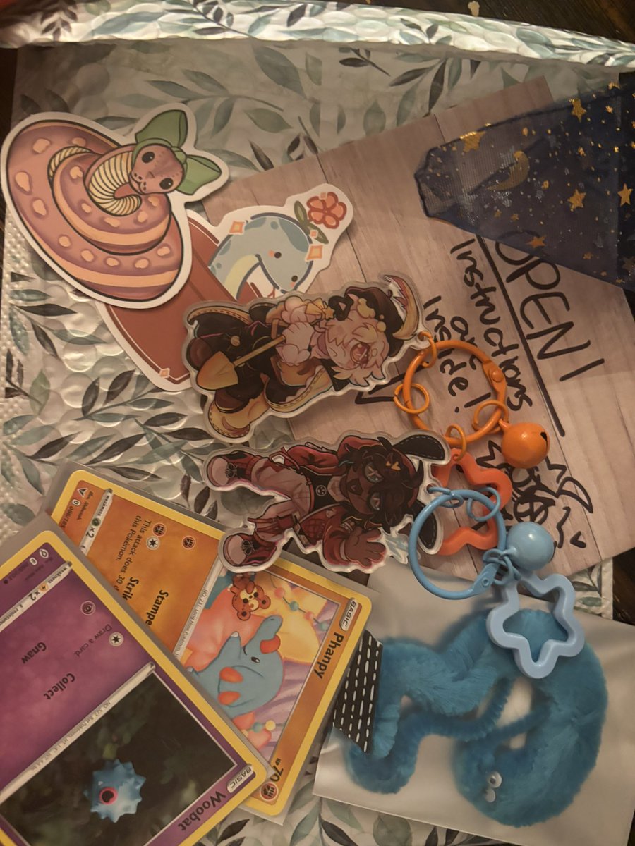 ricelucab's tweet photo. Best purchase ever made I LOVE MY BABIEESSS 
THESE SNAKES ARE SO CUTEEE !! THE SNAKE ON STRING I HAVENT SEEN THESE IN FOREVER AND POKEMON? AAAA 

@Leiden_22 https://t.co/WR7uiafXfL