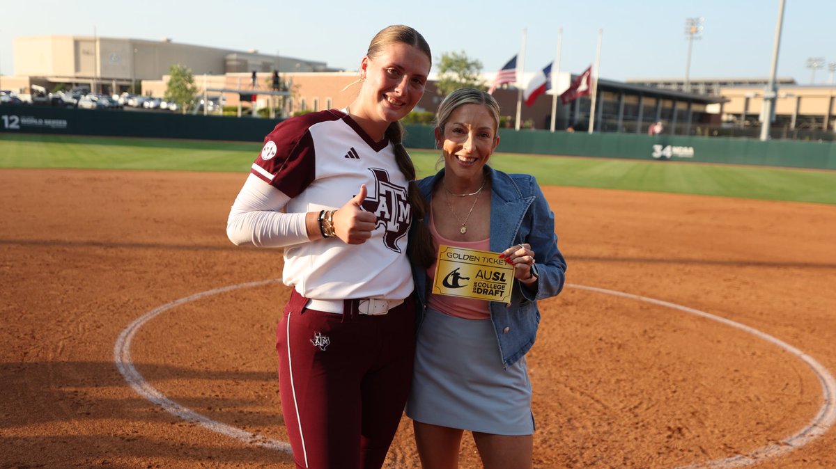 LEFTY GOT HER GOLDEN TICKET ✨🤩

#GigEm | <a href="/2021Kennedy/">Emiley Kennedy</a>