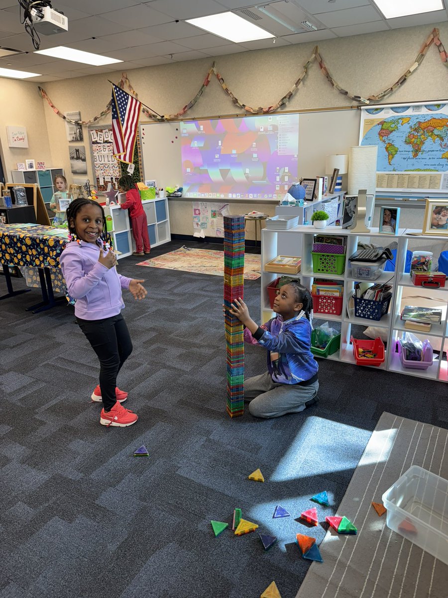 CISJalaina's tweet image. Our first graders are learning all about teamwork!
Every role matters — leader, helper, thinker, doer — and together, they make the dream work!
Teamwork = learning, growing & winning together!
#Teamwork #FirstGrade #LearningTogether #RolePower
Go team!
@DELCBlue