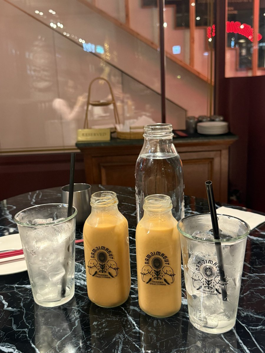 🇹🇭✨🇰🇷 อยากแนะนำร้านอาหารไทยที่ซองซูมากเลย ร้านน้ำจิ้มเลิศ รสชาติไม่เหมือนหรอกเอาจริงๆ
แต่จากที่คุยกับ จขร สัมผัสได้ว่าเขาตั้งใจ และชอบประเทศไทยมากๆ 
ถามตลอดเลยว่าอันนี้เหมือนไหม อันนี้ต้องปรับยังไง
ลองไปชิมอาหารไทยโดยคนเกาหลีกันน้า

📍 서울 성동구 성수동2가 315-21

#รีวิวเกาหลี