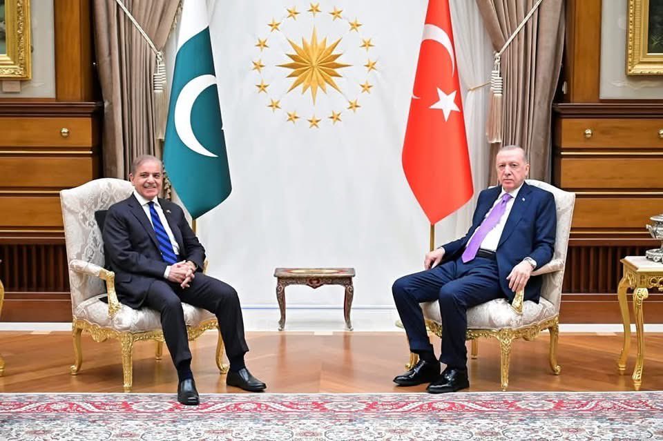 ShamaJunejo's tweet photo. Nothing can beat #ShahbazDiplomacy
The outcome of this visit can’t be summed up in a tweet.
Only the coming days will tell about the significance of #PakTurkiye bilateral ties and strategic cooperation in this global turmoil.
@CMShehbaz @RTErdogan https://t.co/XWmpvD1rQl