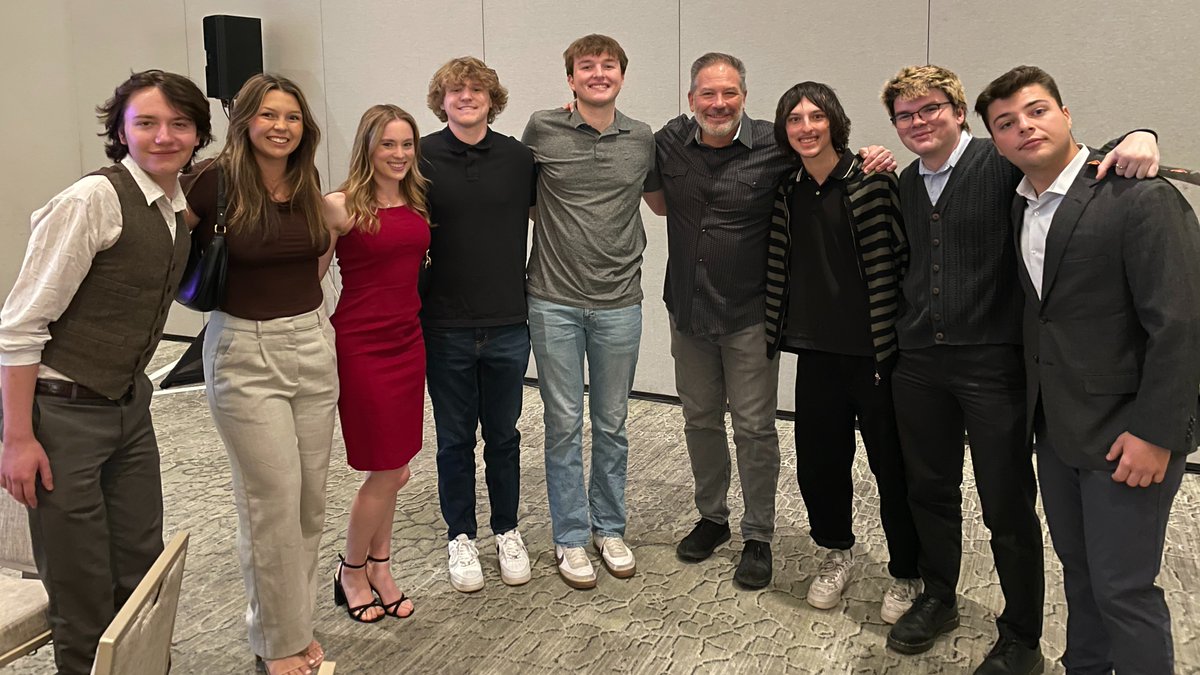 It was wonderful catching up with <a href="/NAU/">NAU</a> alum Dave Burns today at the Arizona Media Association awards luncheon in Scottsdale! Always beneficial when our <a href="/NAU_MIC/">NAU Media Innovation Center</a> students can spend some time with the great <a href="/Burnsy987/">Dave Burns</a>!