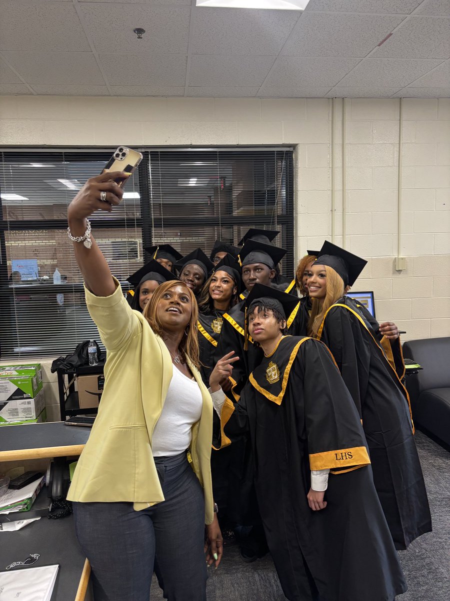 Lithonia High School tweet media