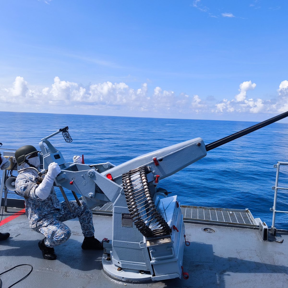 Exercise BERSAMA SHIELD (XBS25) concluded after two weeks of at-sea operations in the South China Sea, covering areas off Peninsular Malaysia.  

facebook.com/share/p/1FwZk9…