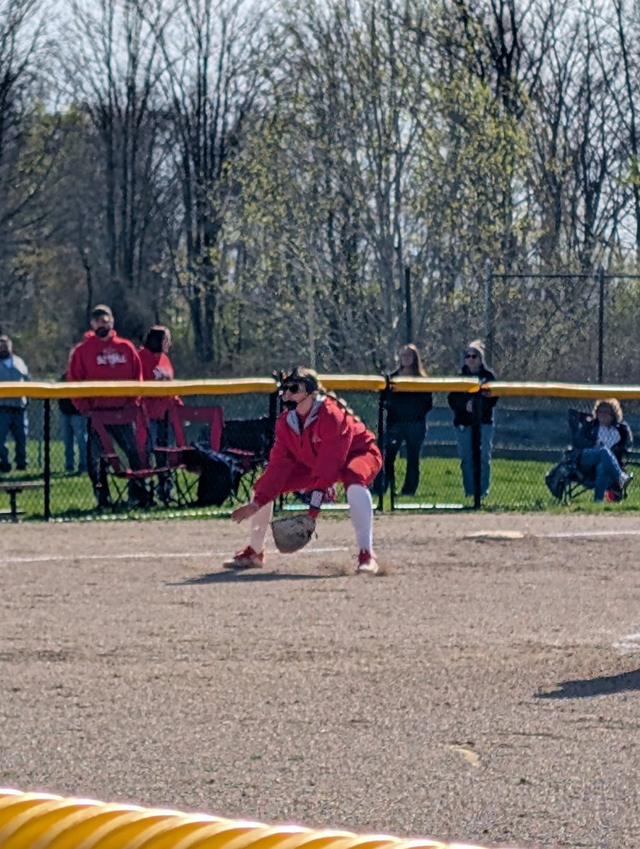 SarahLTracy87's tweet photo. Great game against the Jefferson Falcons today!

It was a battle but we came through at the end!

#carlytracysoftball https://t.co/bkJxqD6z2z