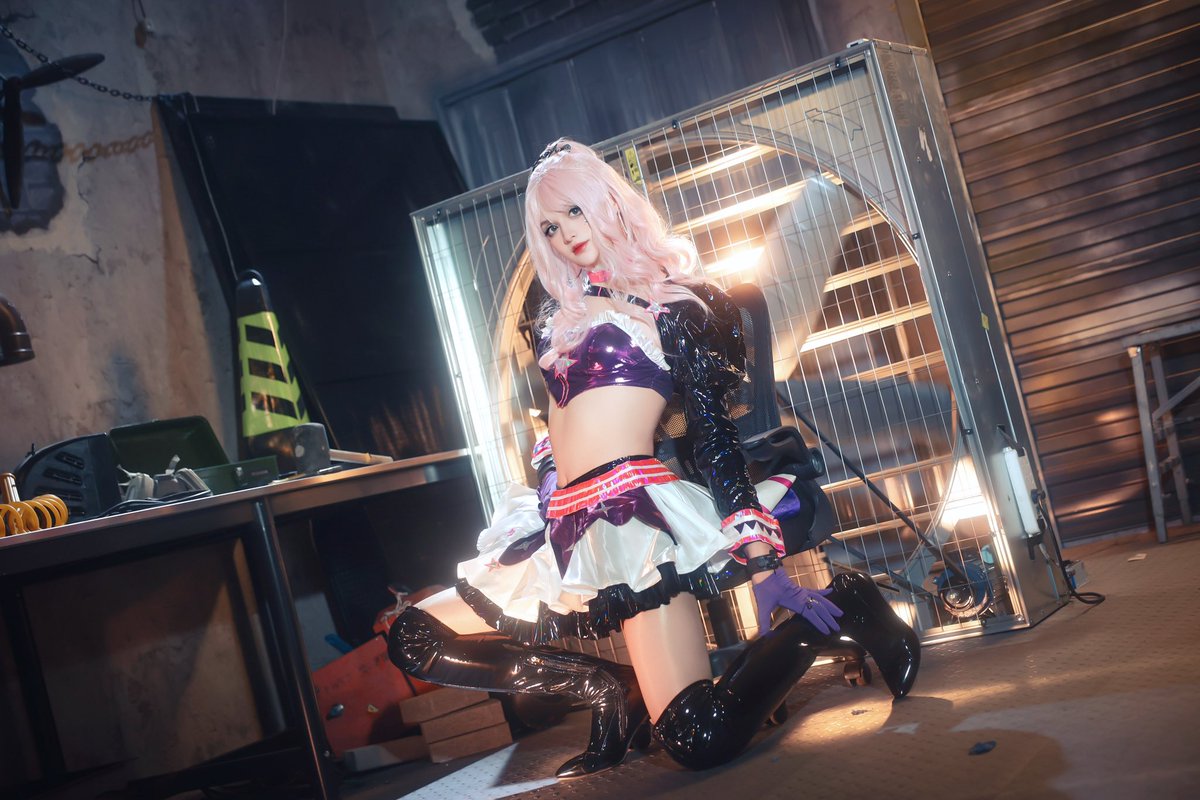 就更一趴喵斯快跑luka

#女装・男の娘 #男娘 #cosplay #crossdressing