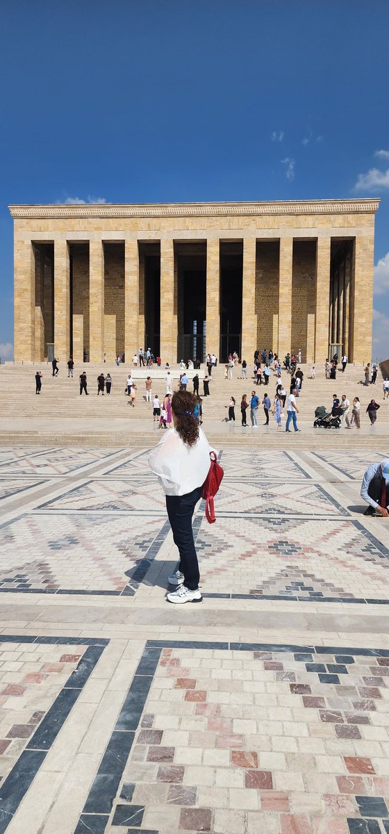 Yönüm hep sana doğru 🇹🇷

İzinde yürümek, damarlarımda taşıdığım asil kanla gurur duymak,
Ülkem için çalışmak,
Ve seni anlayan nesiller yetiştirmenin vicdan huzuruyla diyorum ki:

"Egemenlik, kayıtsız şartsız milletindir!"

#23Nisan #MilliEgemenlik #Atatürk