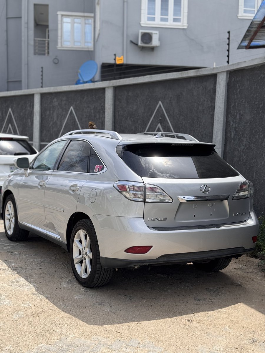 azeefaq's tweet photo. Lexus Rx350 2010🚀

Foreign Used🇺🇸
Moon Roof
Pristine Condition 
Reverse Camera 
Duty paid
Price: Dm

#azeefaq  #lexus #viral #explorepage✨ https://t.co/Nd62yMMx0K